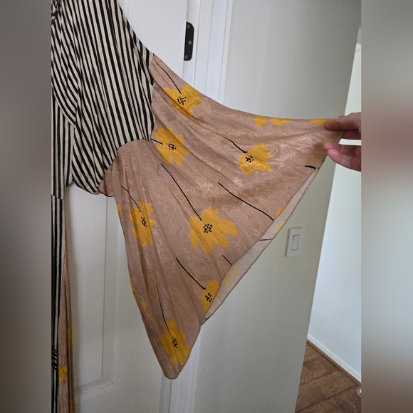 Nidodileda Zeus Kimono Dress - Picture 2 of 6